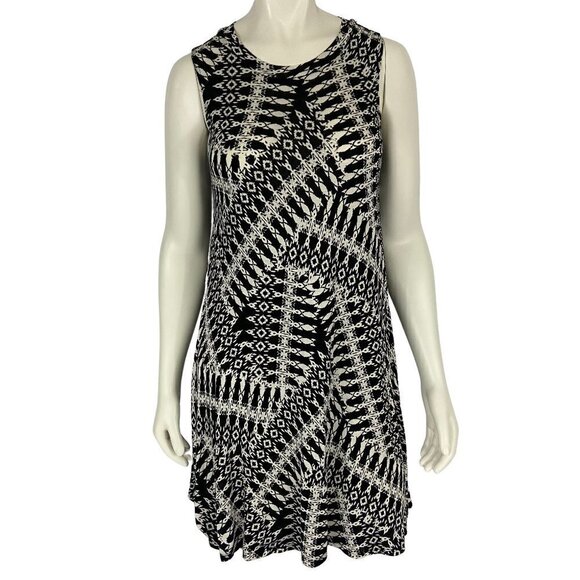BCX Dresses & Skirts - BCX Women's Dress Size Medium A Line Sleeveless Knee Length Black & White Casual